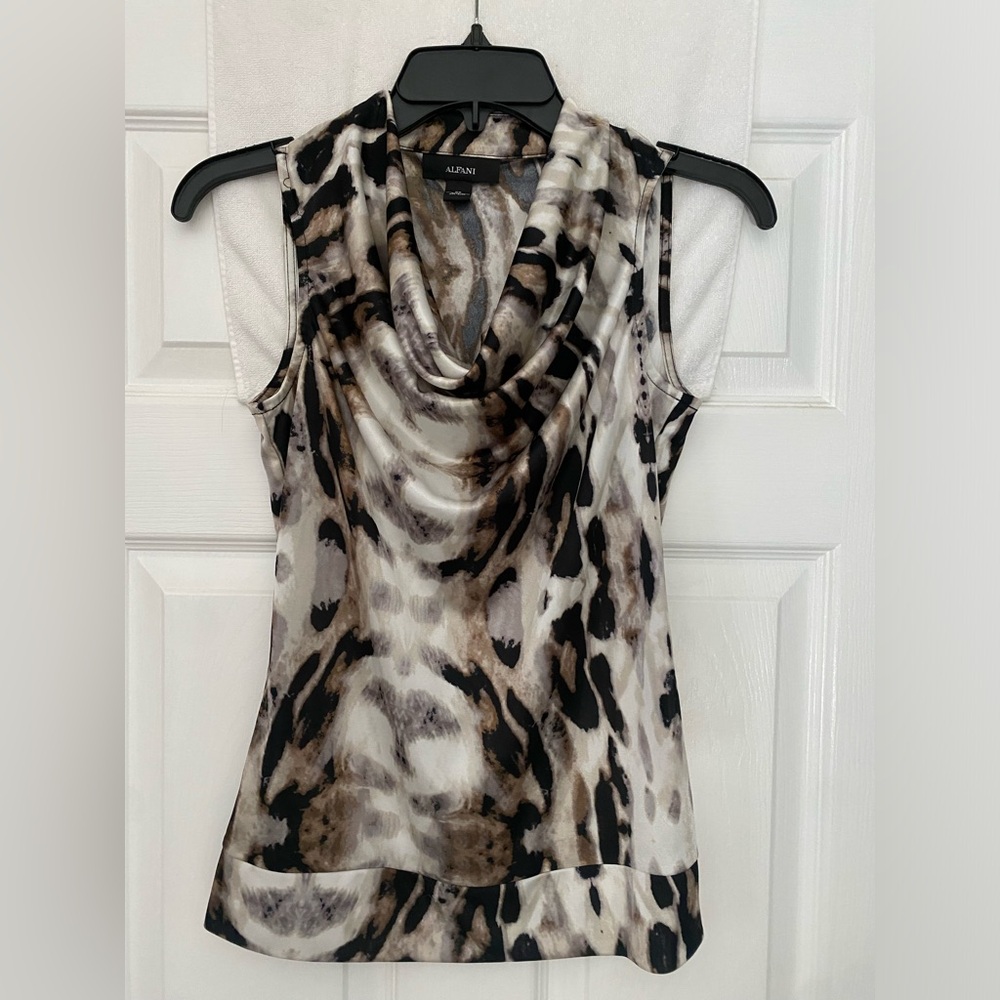 Alfani, silky, soft sleeveless shirt xs